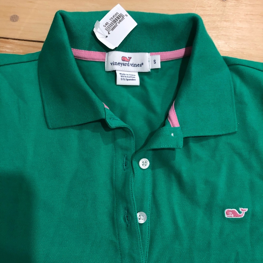 Green vineyard Vines polo.